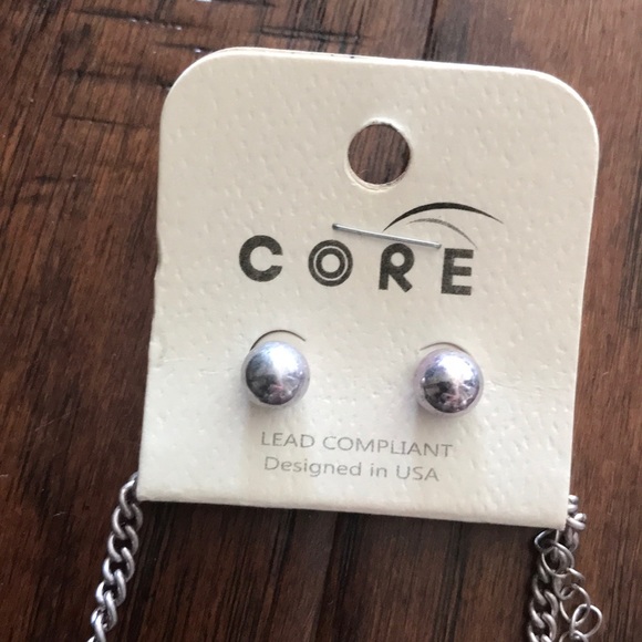 NWT: Necklace and Matching Earrings - Picture 3 of 5